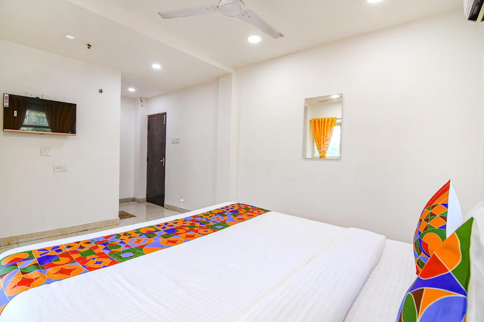 Fabhotel Grand Hazra Inn - Nr Ballygunge Station Kolkata Exterior photo